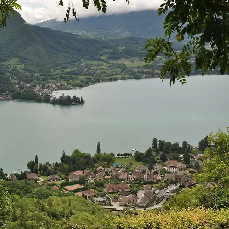 Roulotte De Boheme * Lathuile